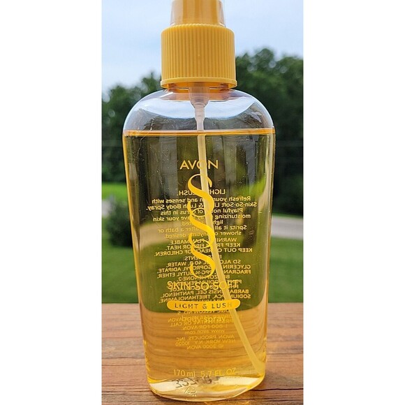 AVON SKIN SO SOFT Light Lush Moisturizing Lotion Shower Gift Set Spray Wash SSS - Picture 5 of 10